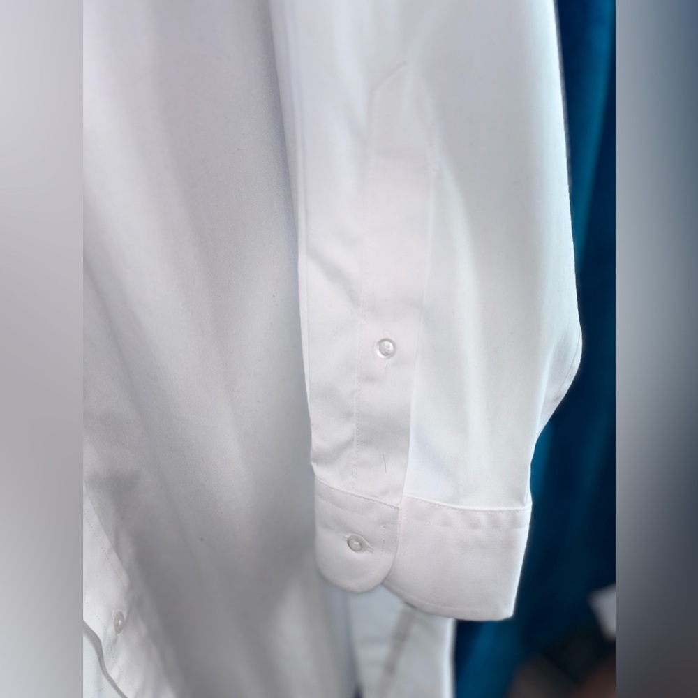 Jos. A. Bank Traveler Traditional fit Crisp White Cotton Dress Shirt Size 18-33 - Picture 6 of 14